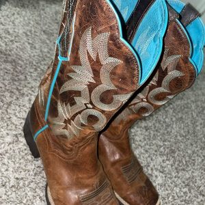 ARIAT WESTERN BOOTS